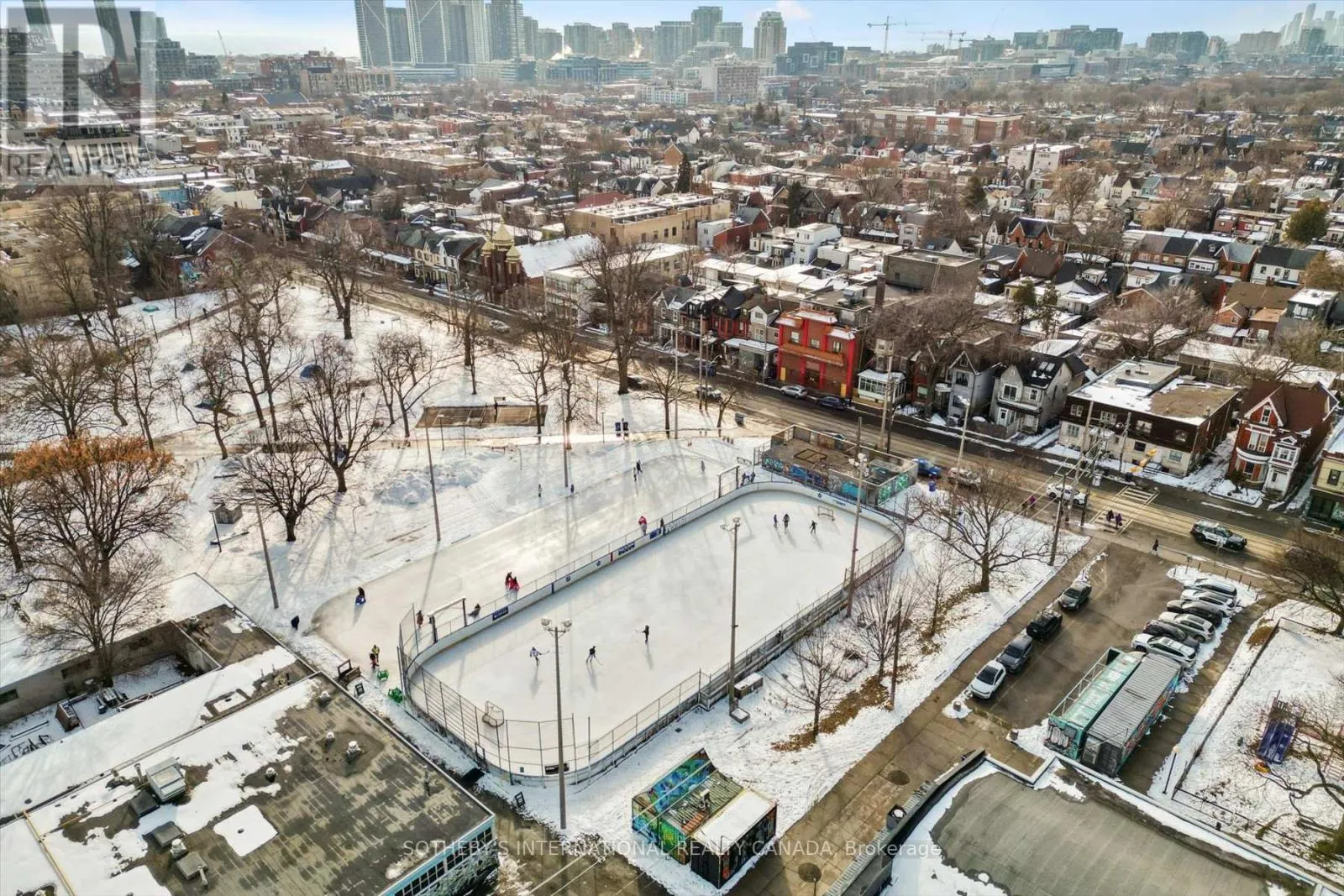 290 BATHURST STREET