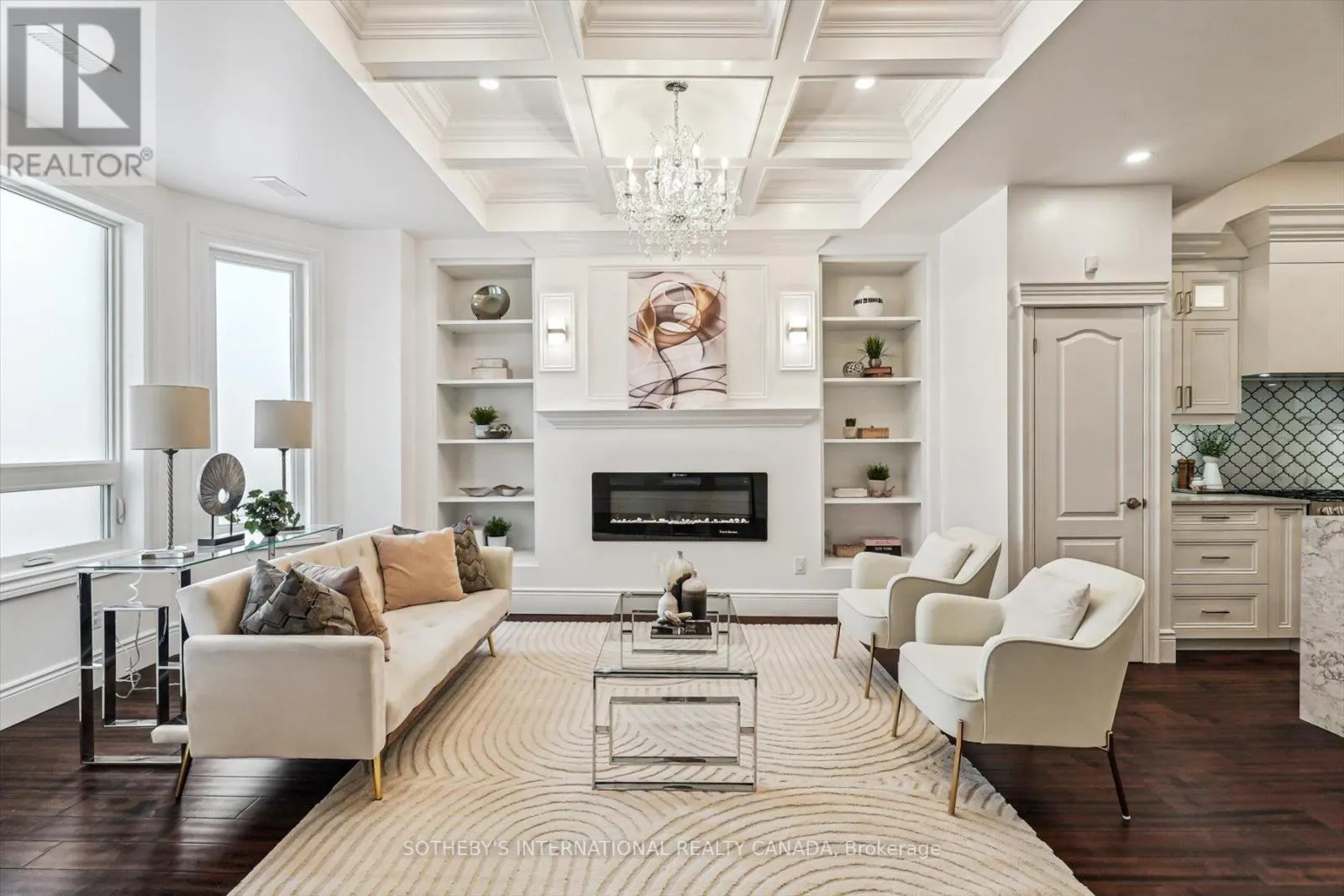 290 BATHURST STREET