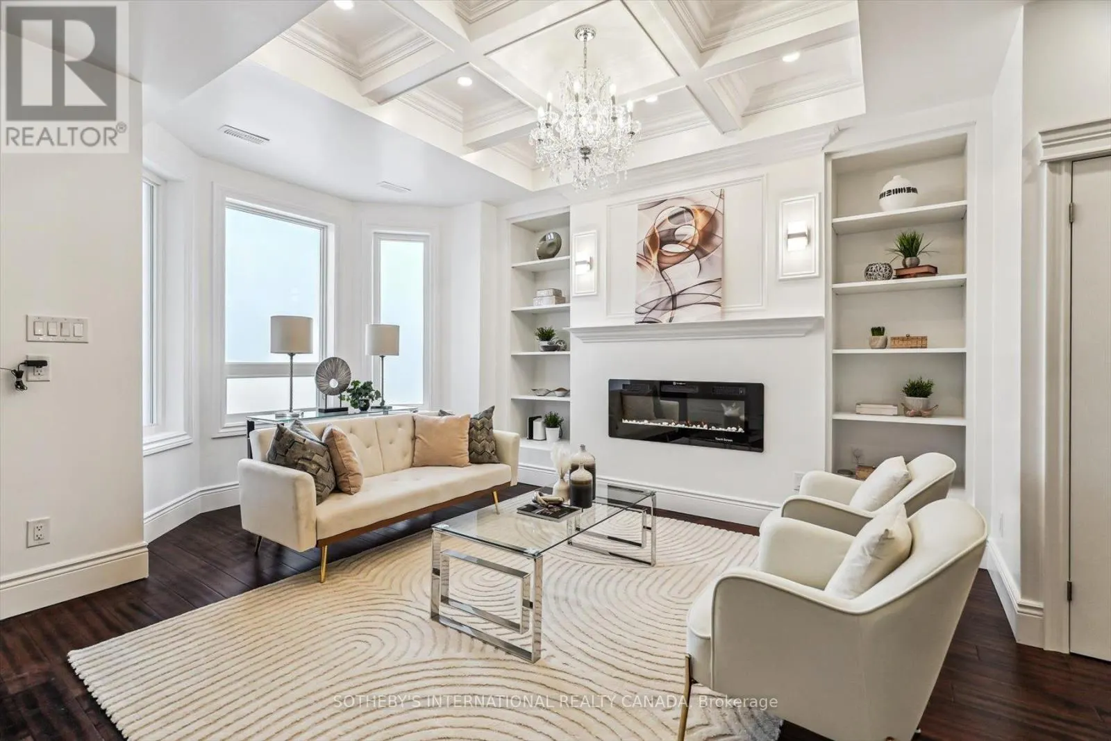 290 BATHURST STREET