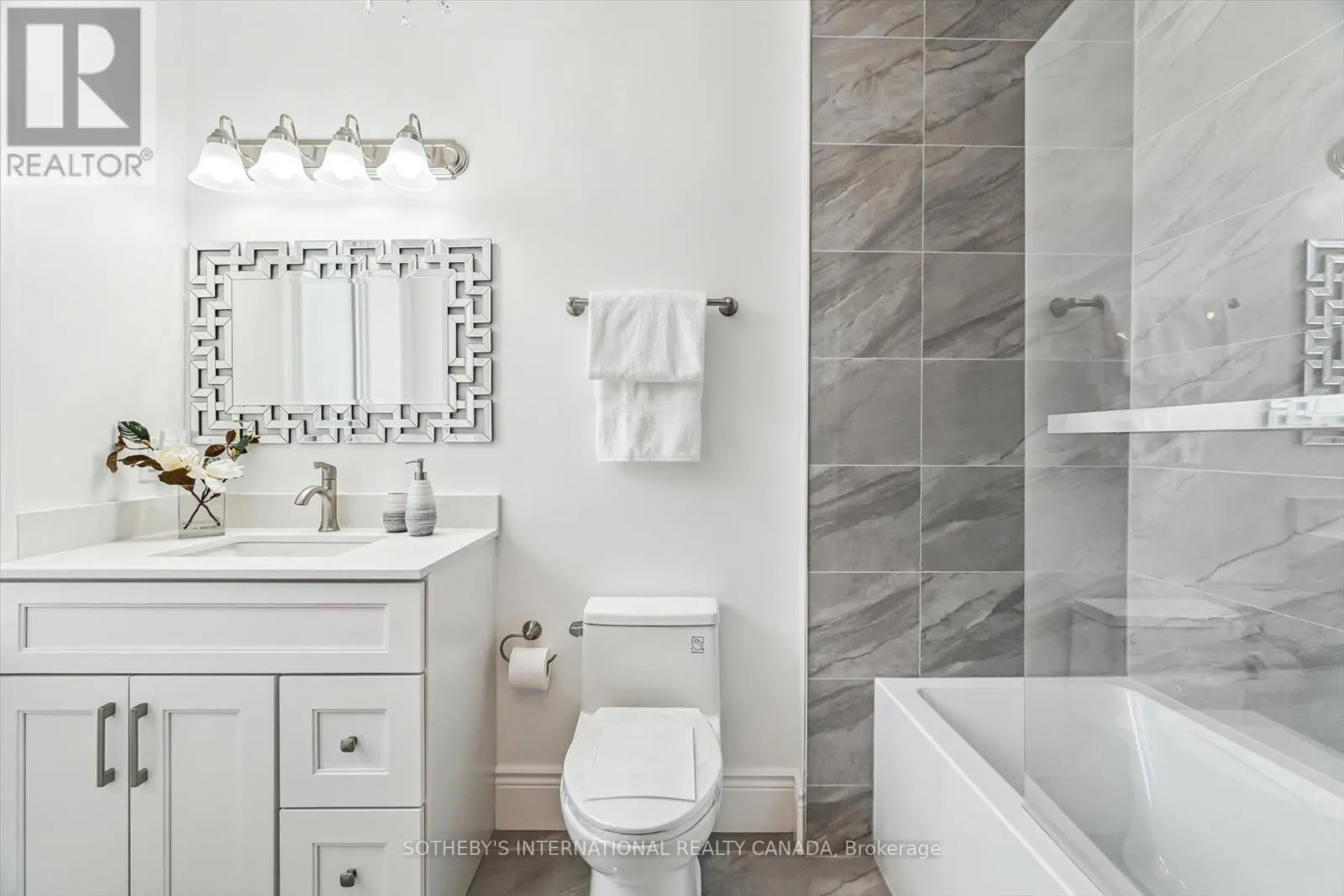 290 BATHURST STREET