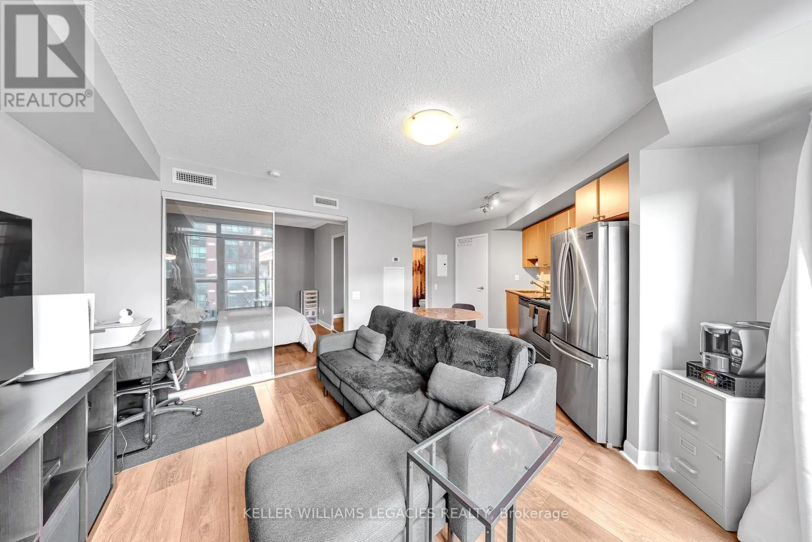646 - 525 WILSON AVENUE