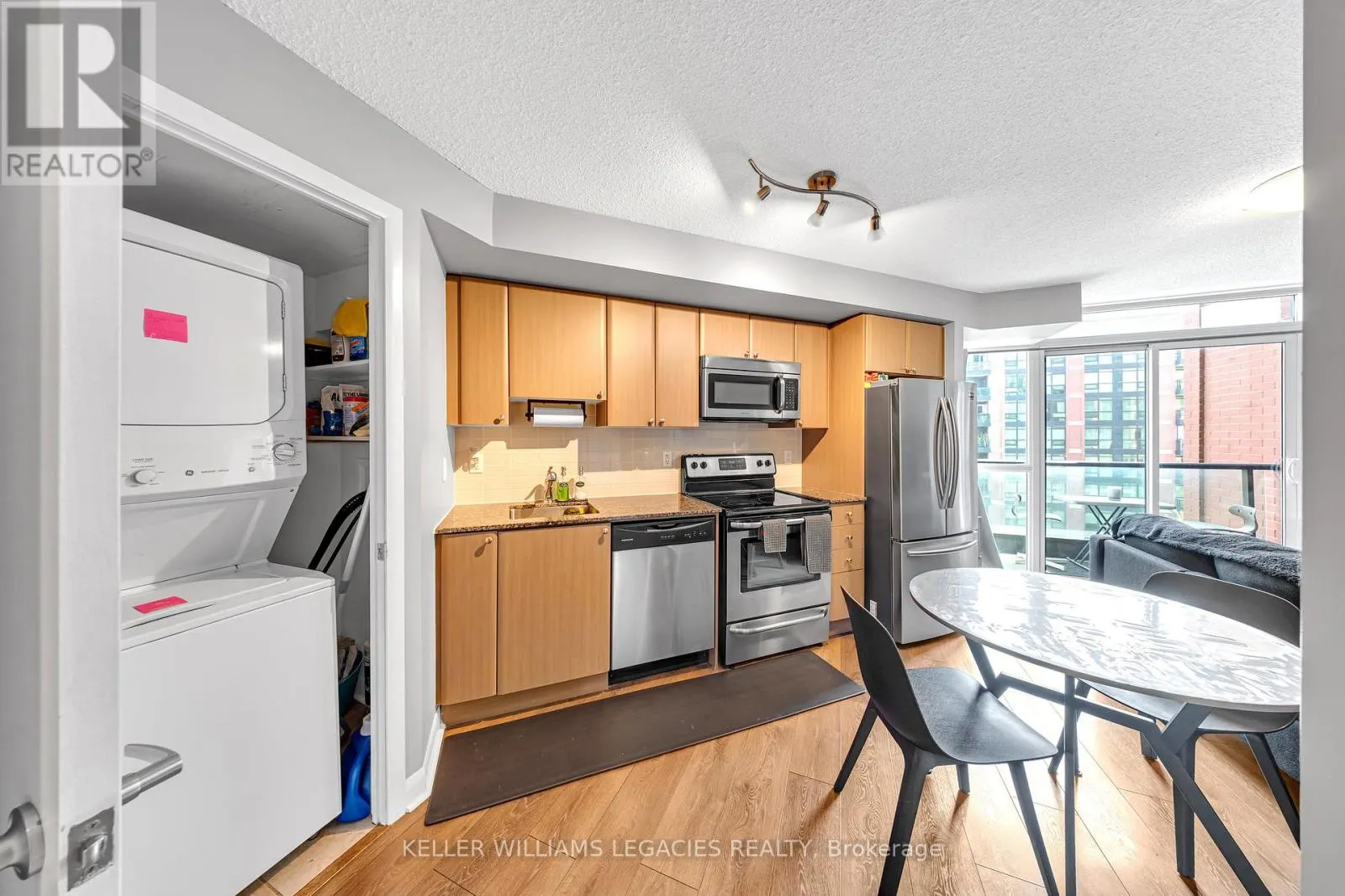 646 - 525 WILSON AVENUE