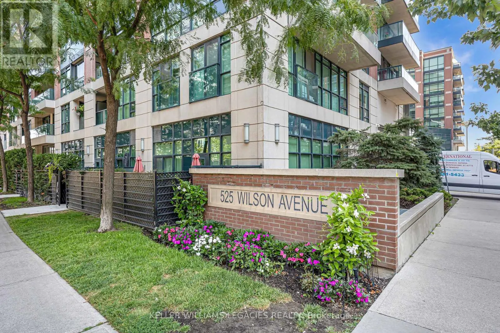 646 - 525 WILSON AVENUE