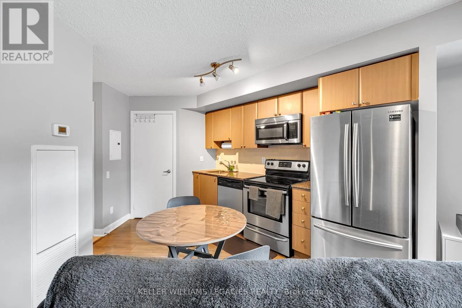 646 - 525 WILSON AVENUE