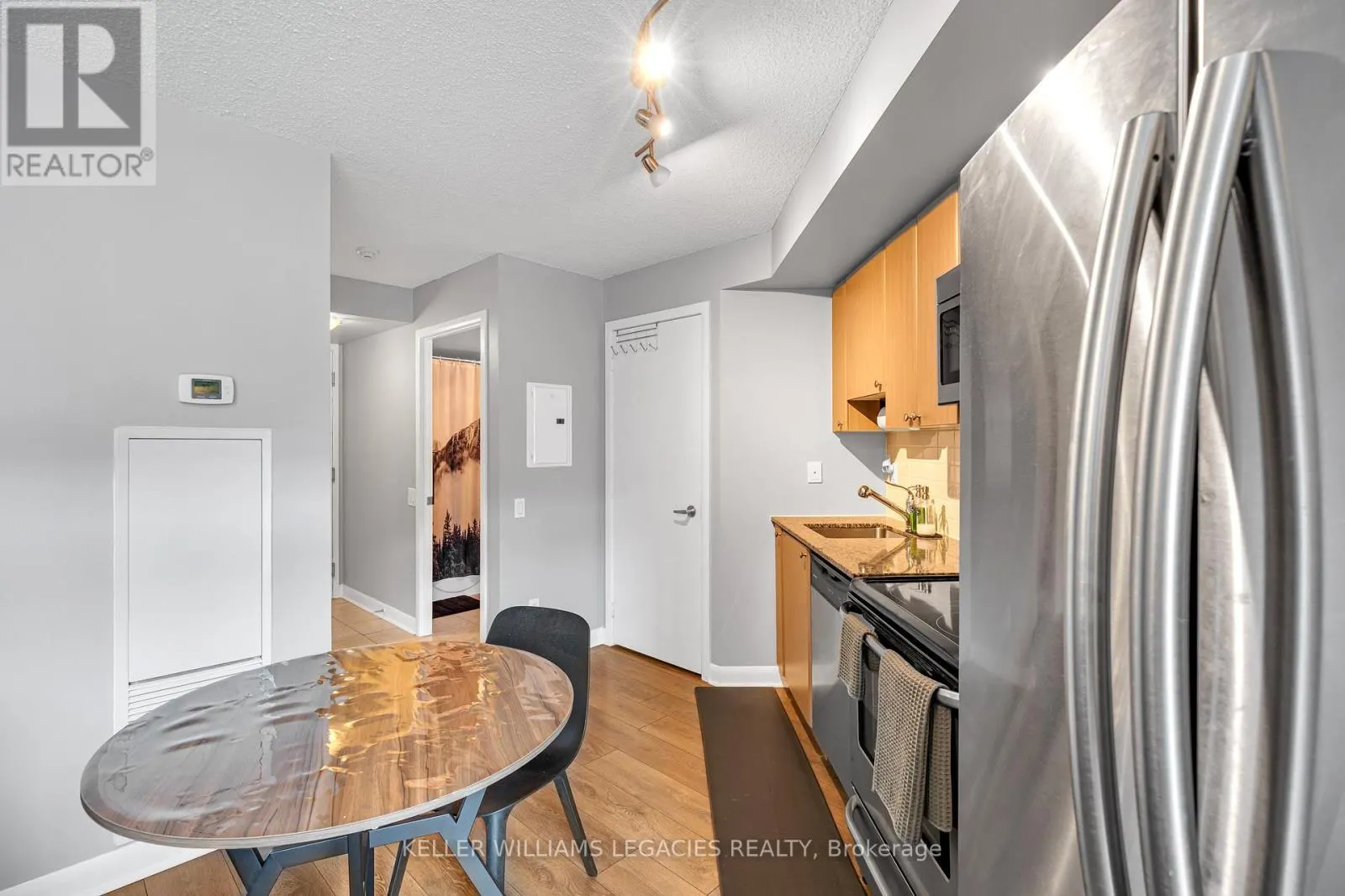 646 - 525 WILSON AVENUE