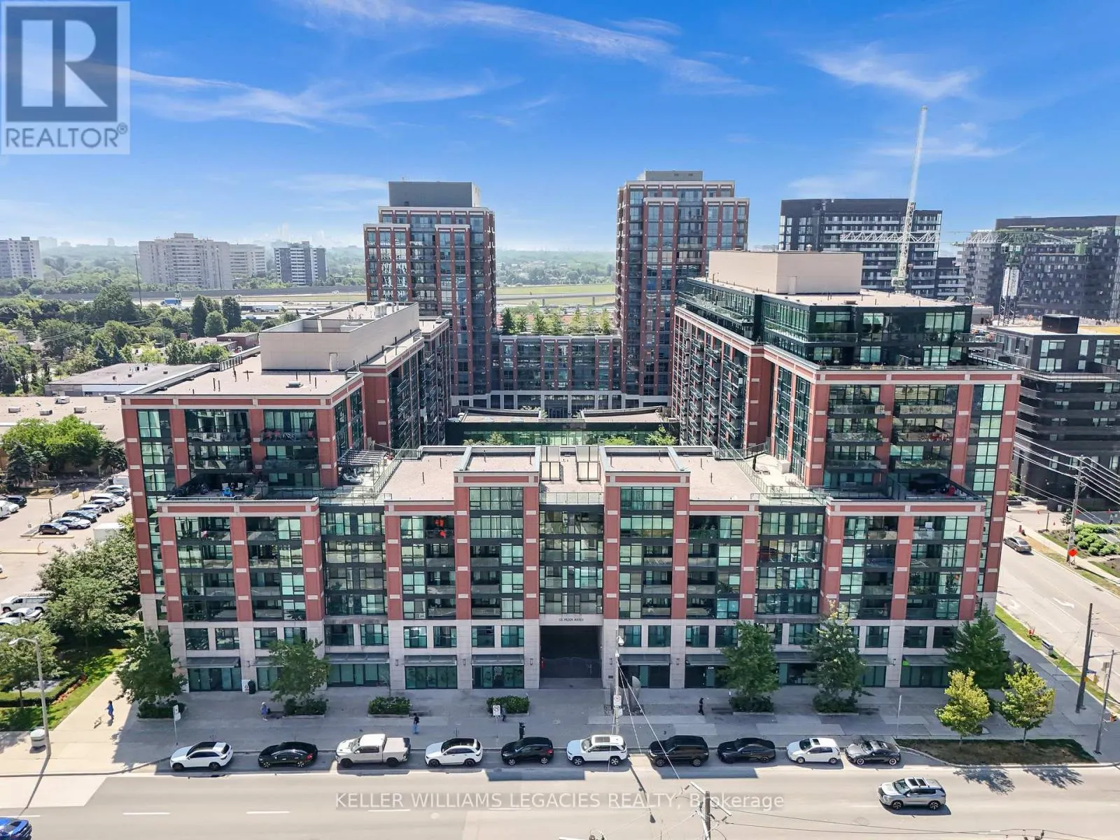 646 - 525 WILSON AVENUE