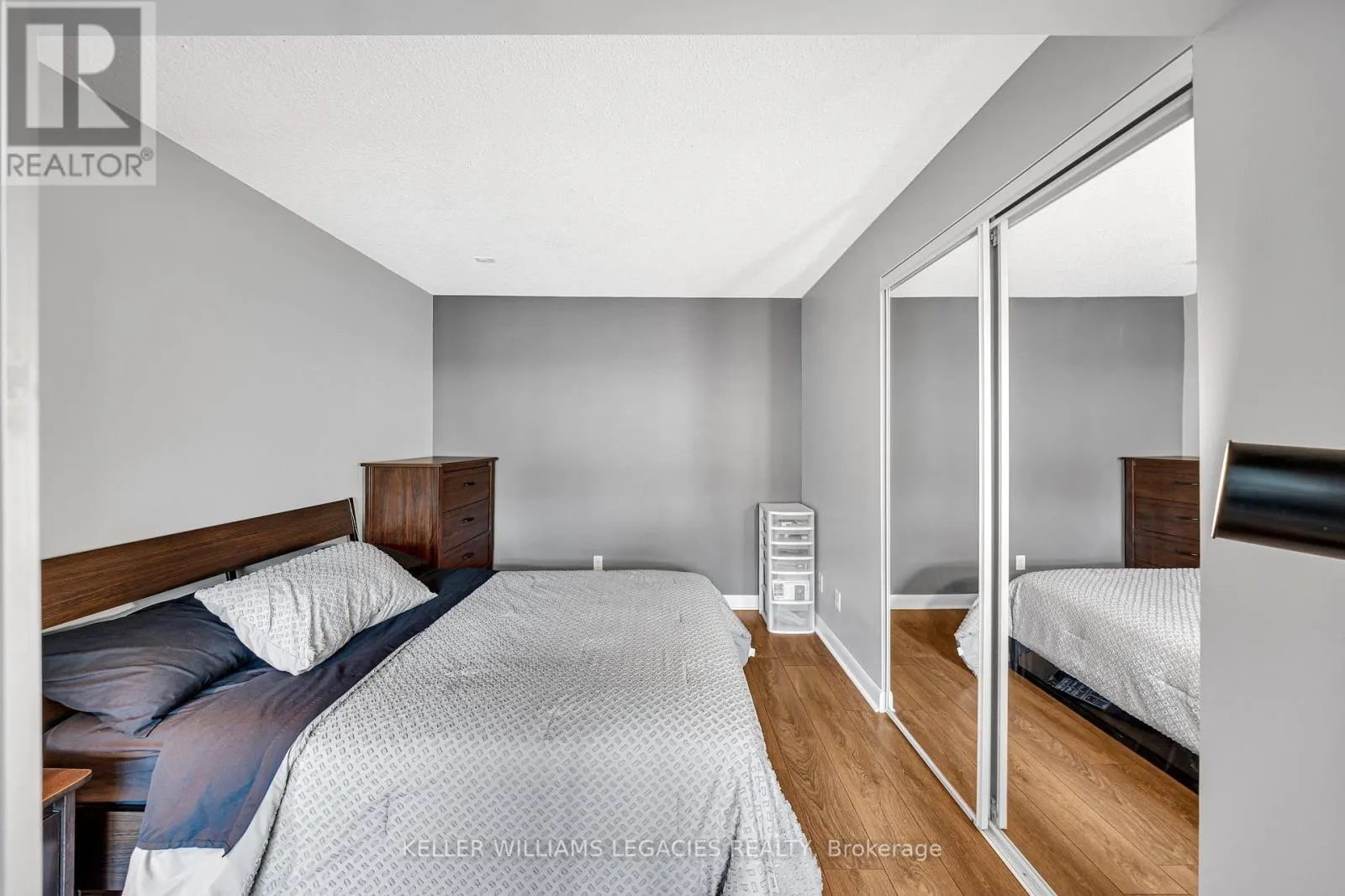 646 - 525 WILSON AVENUE