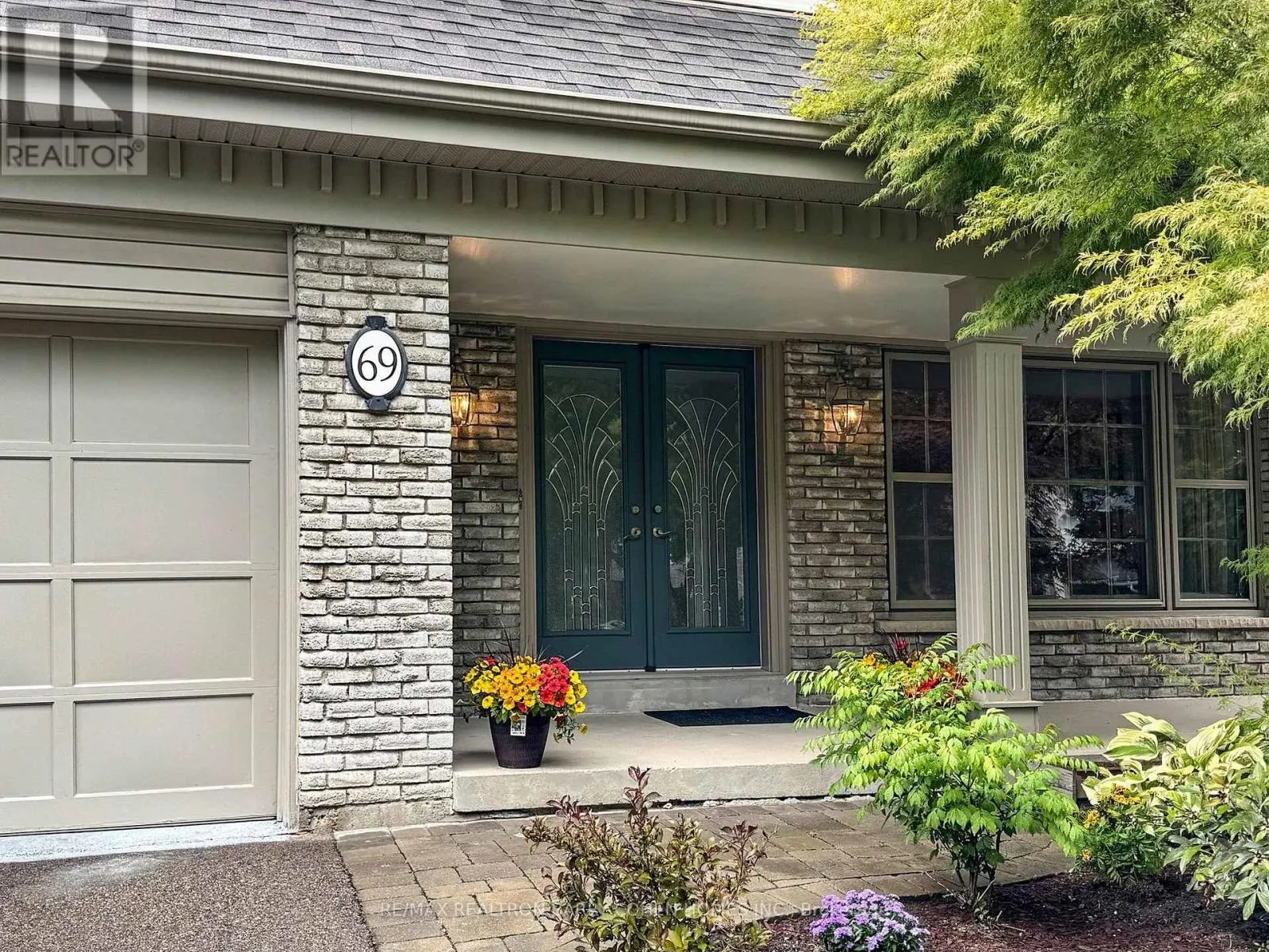 69 TANBARK CRESCENT