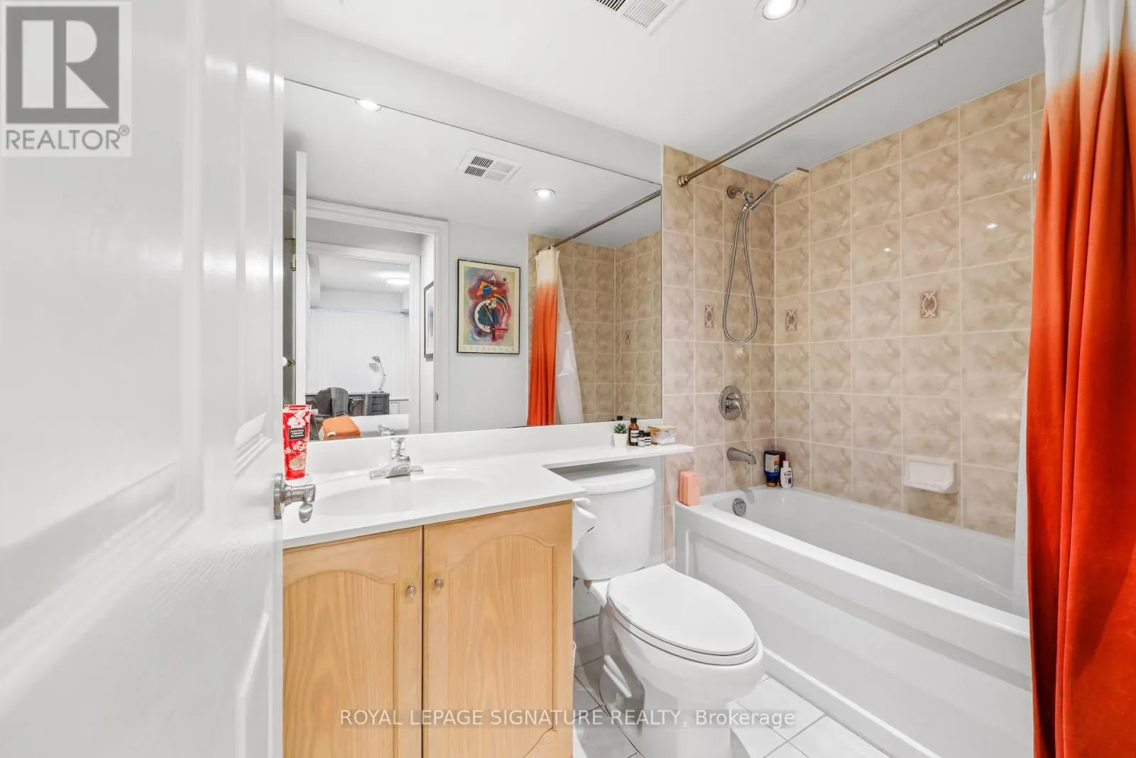343 - 250 WELLINGTON STREET W