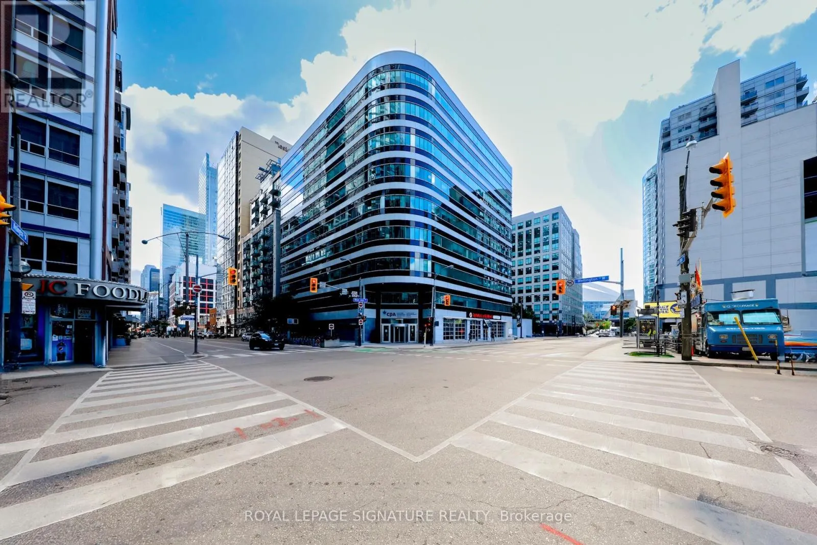 343 - 250 WELLINGTON STREET W
