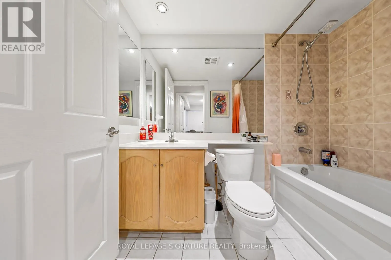 343 - 250 WELLINGTON STREET W