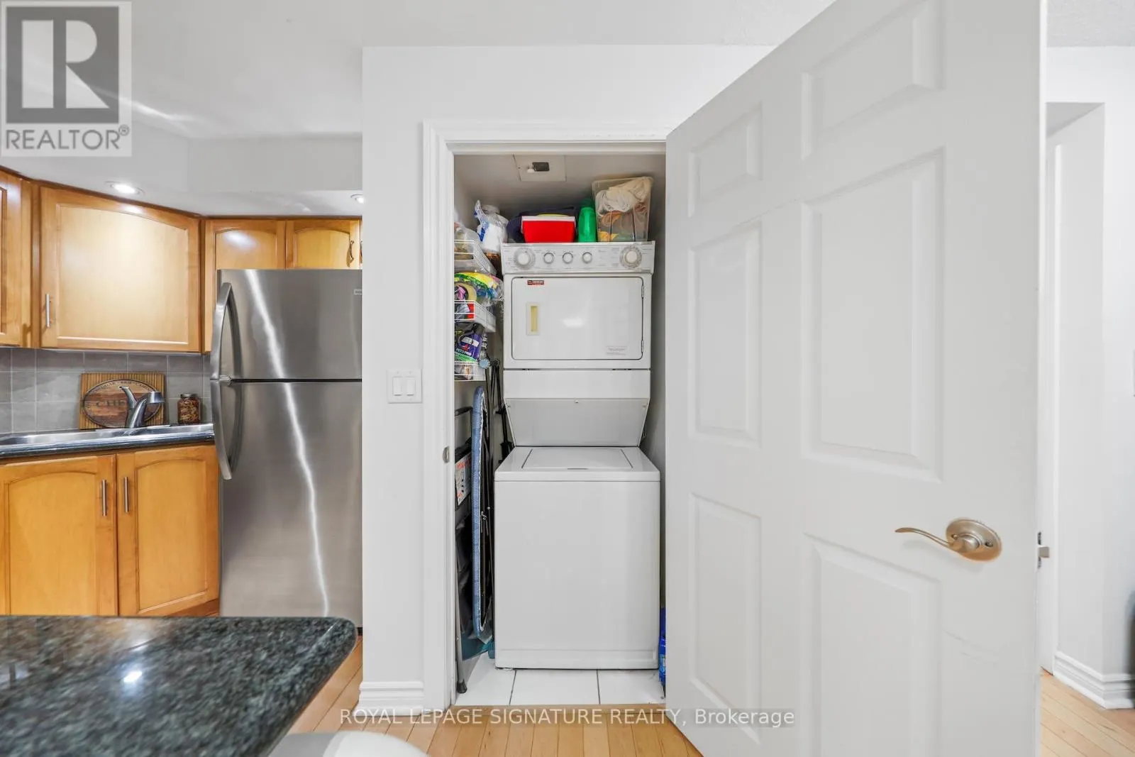 343 - 250 WELLINGTON STREET W