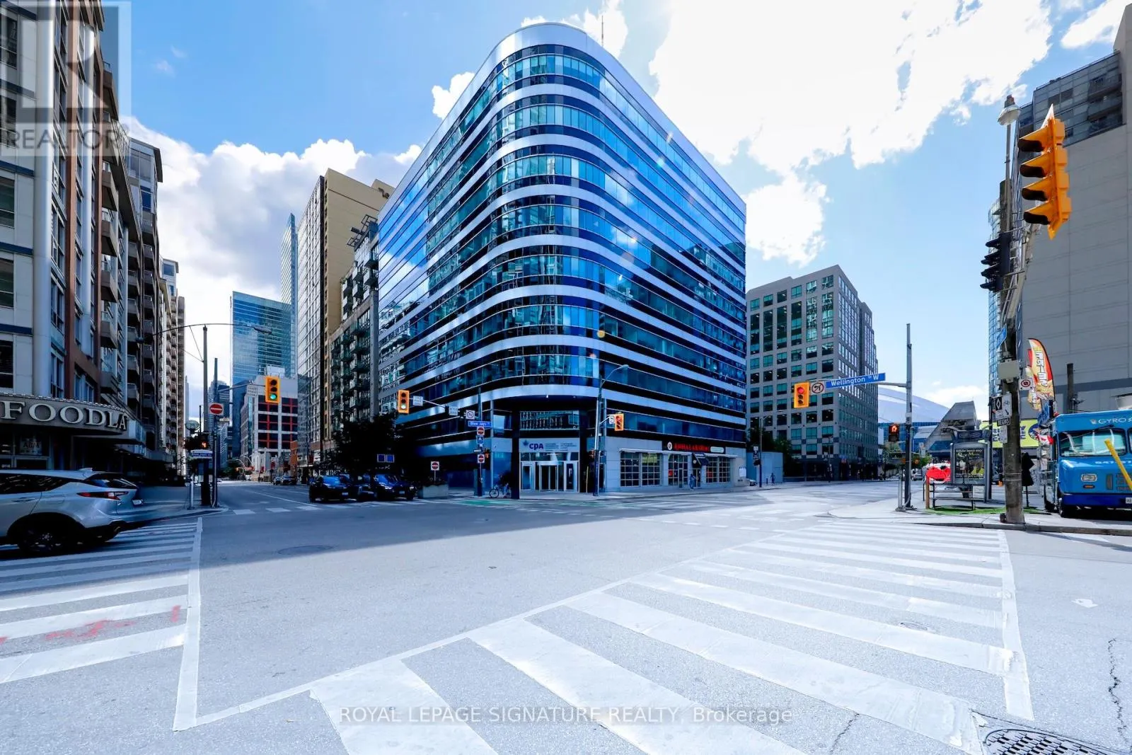 343 - 250 WELLINGTON STREET W