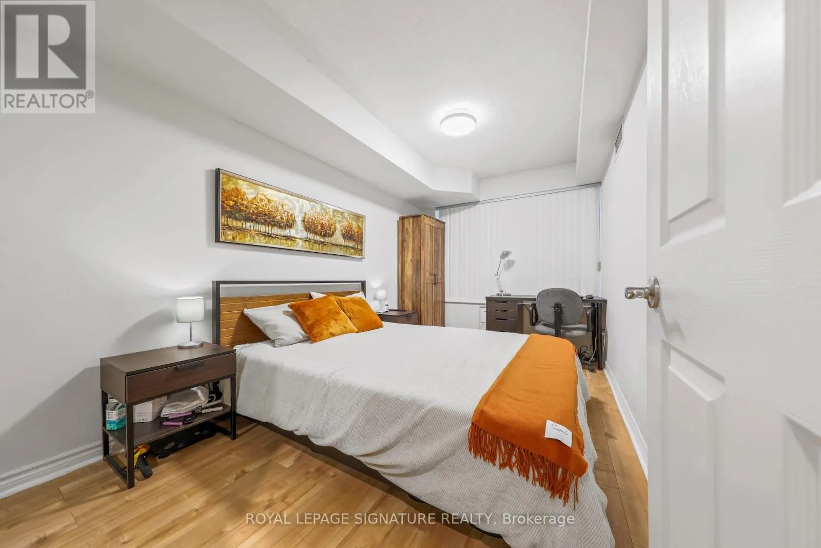 343 - 250 WELLINGTON STREET W