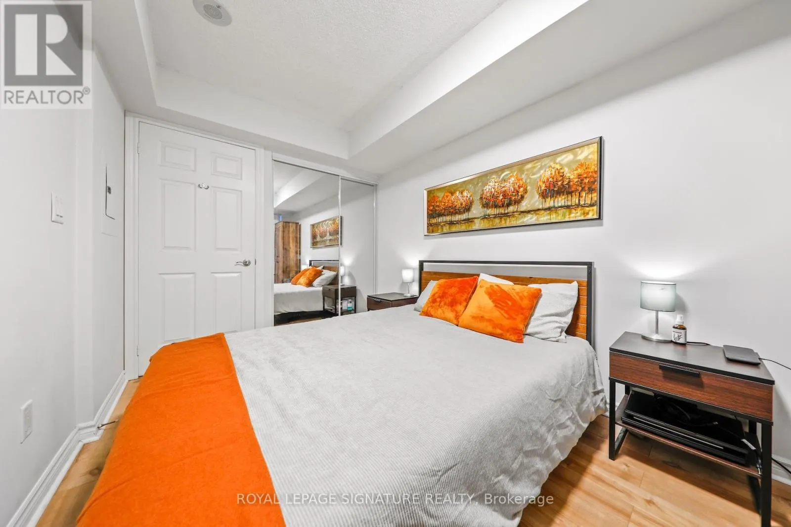 343 - 250 WELLINGTON STREET W