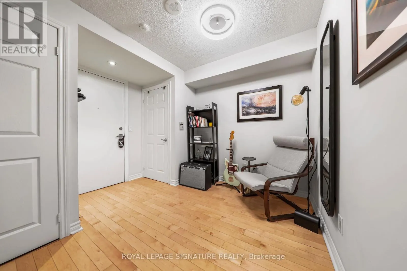 343 - 250 WELLINGTON STREET W