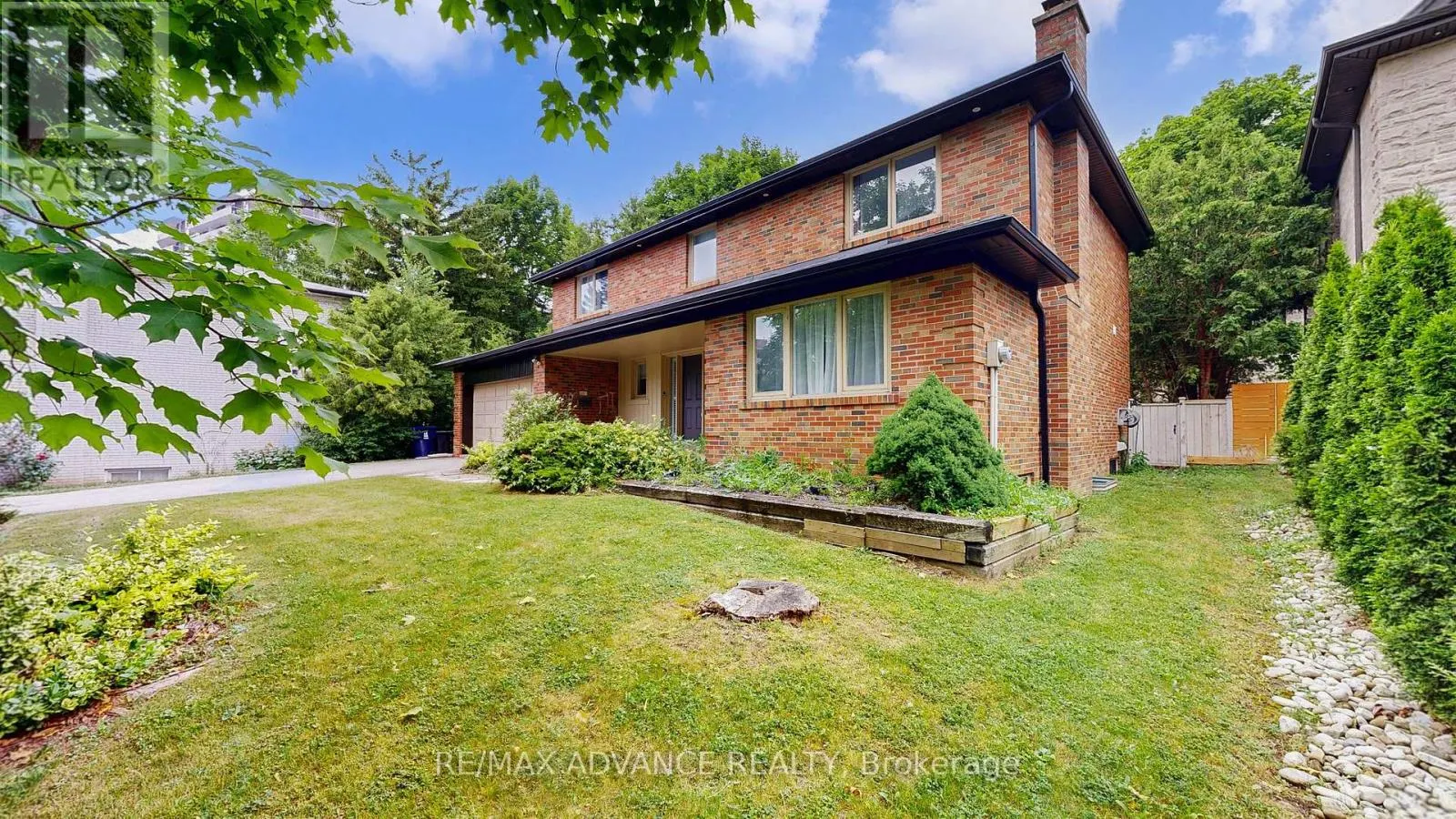 9 CARLUKE CRESCENT