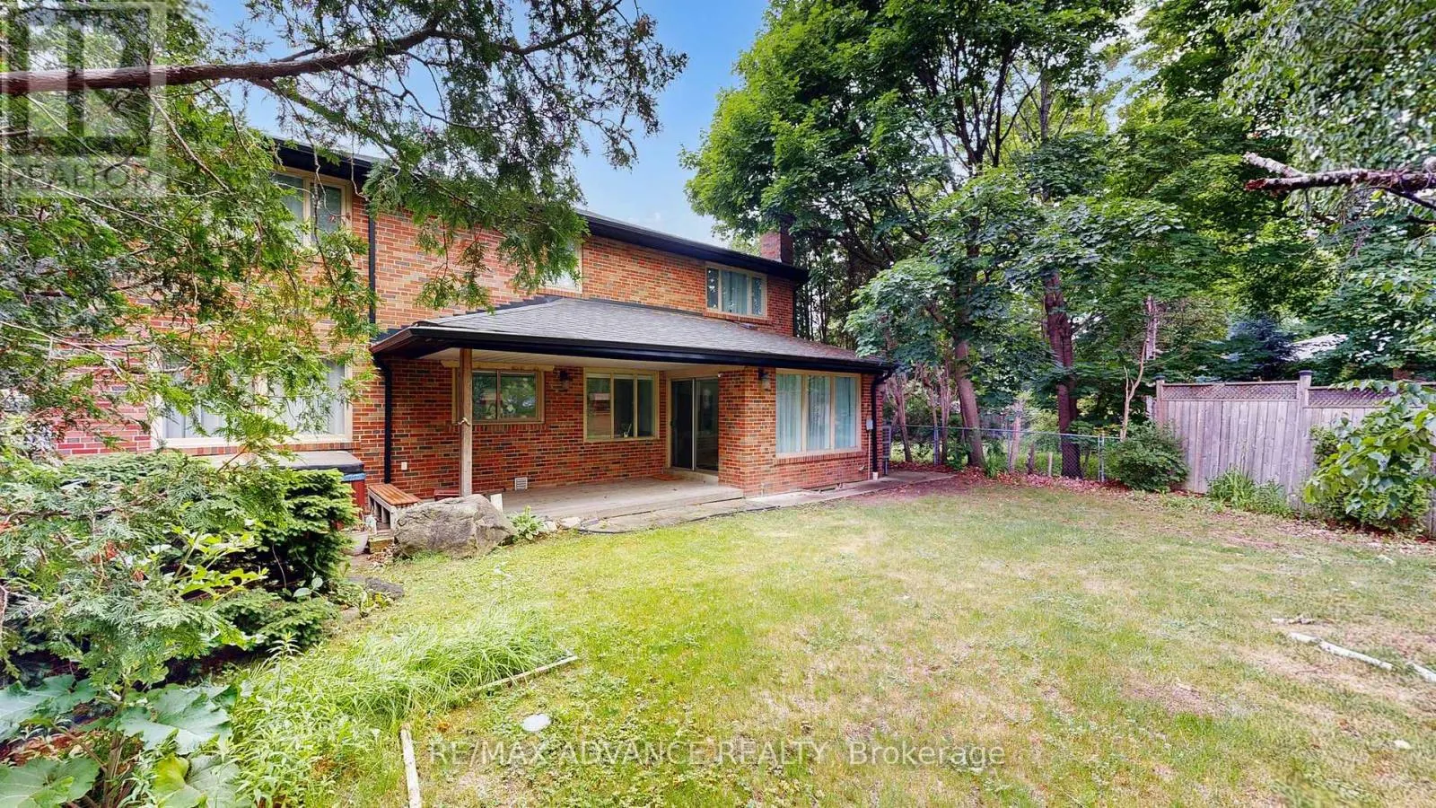 9 CARLUKE CRESCENT