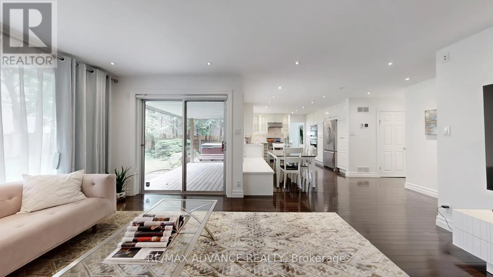 9 CARLUKE CRESCENT