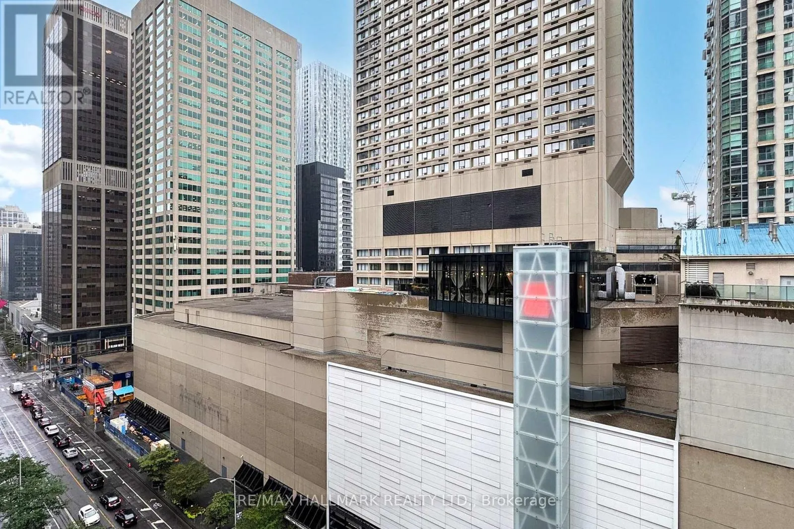 1403 - 85 BLOOR STREET E