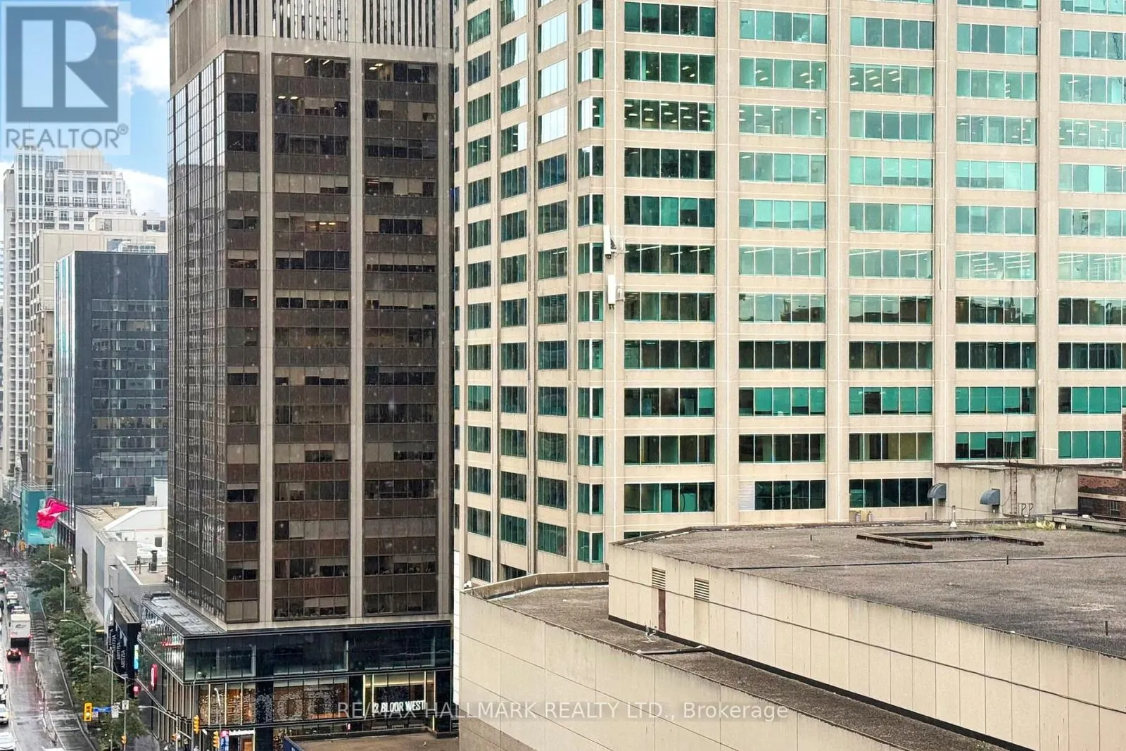 1403 - 85 BLOOR STREET E