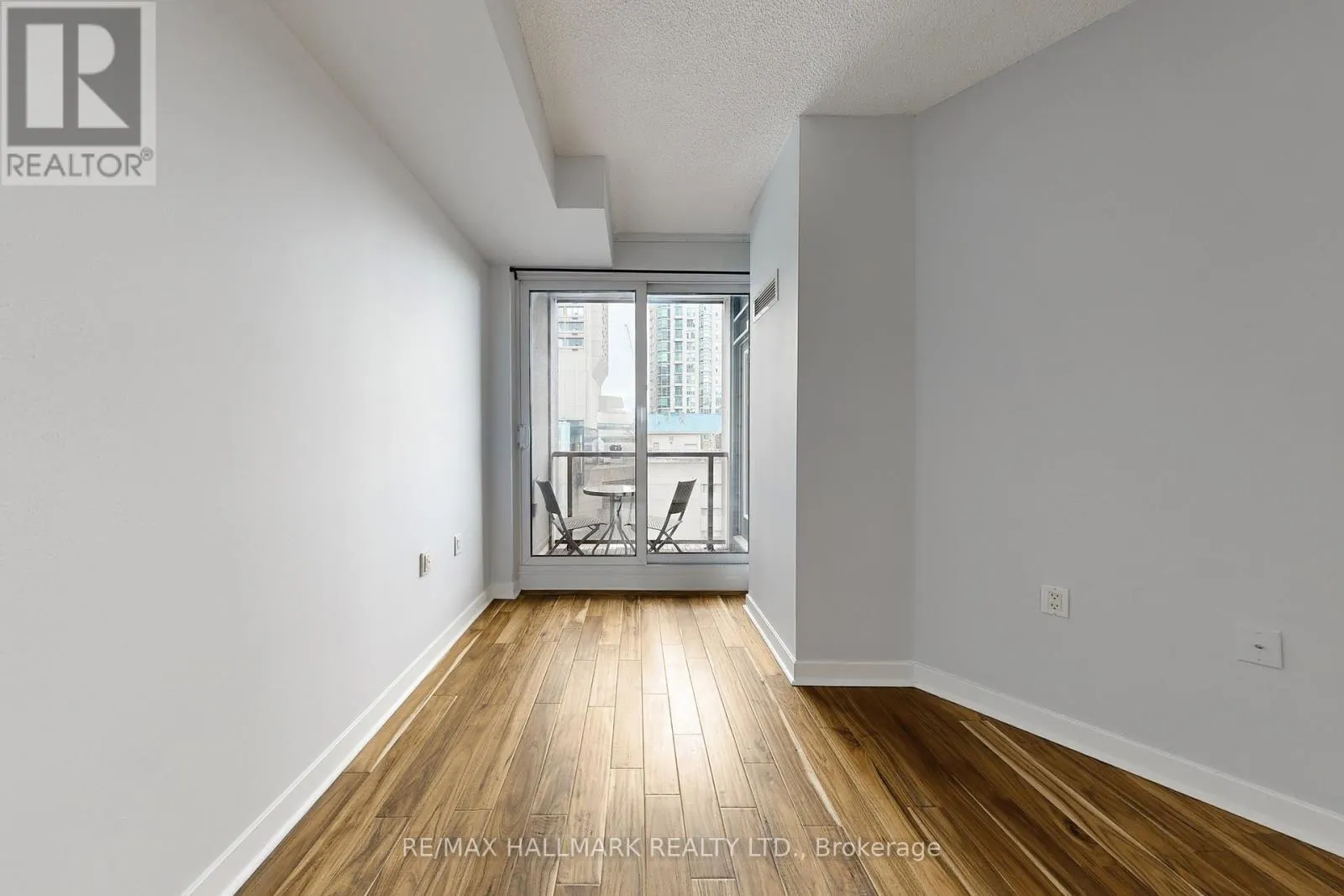 1403 - 85 BLOOR STREET E