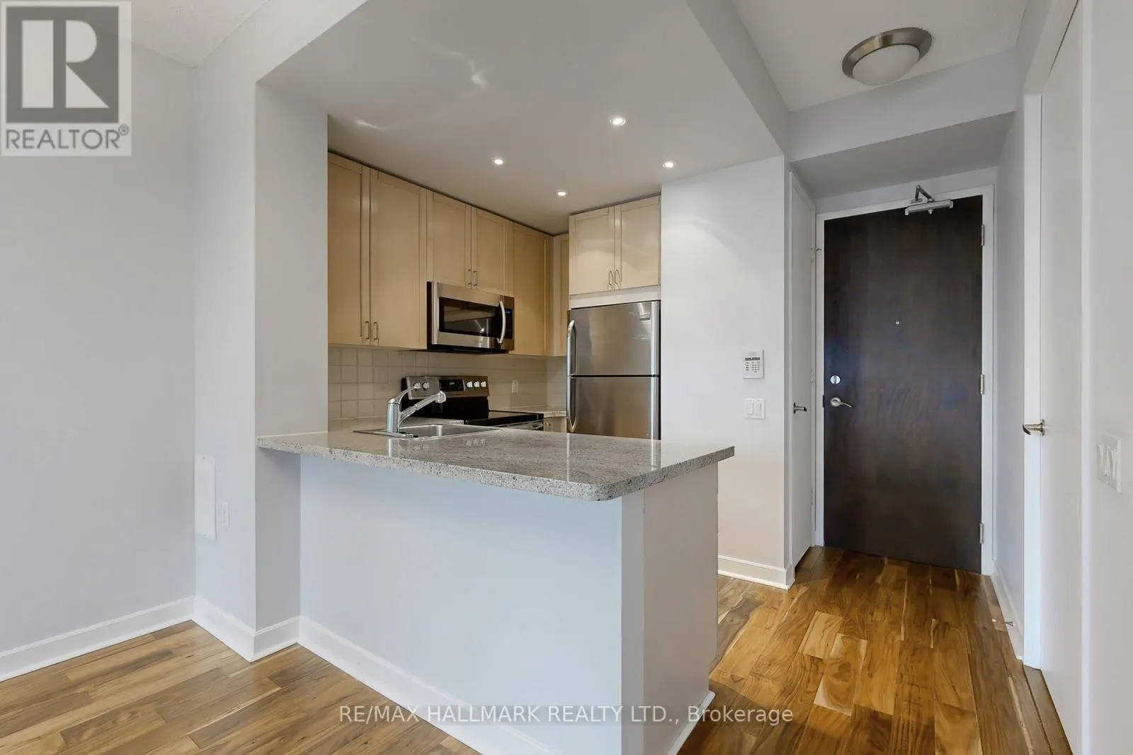 1403 - 85 BLOOR STREET E
