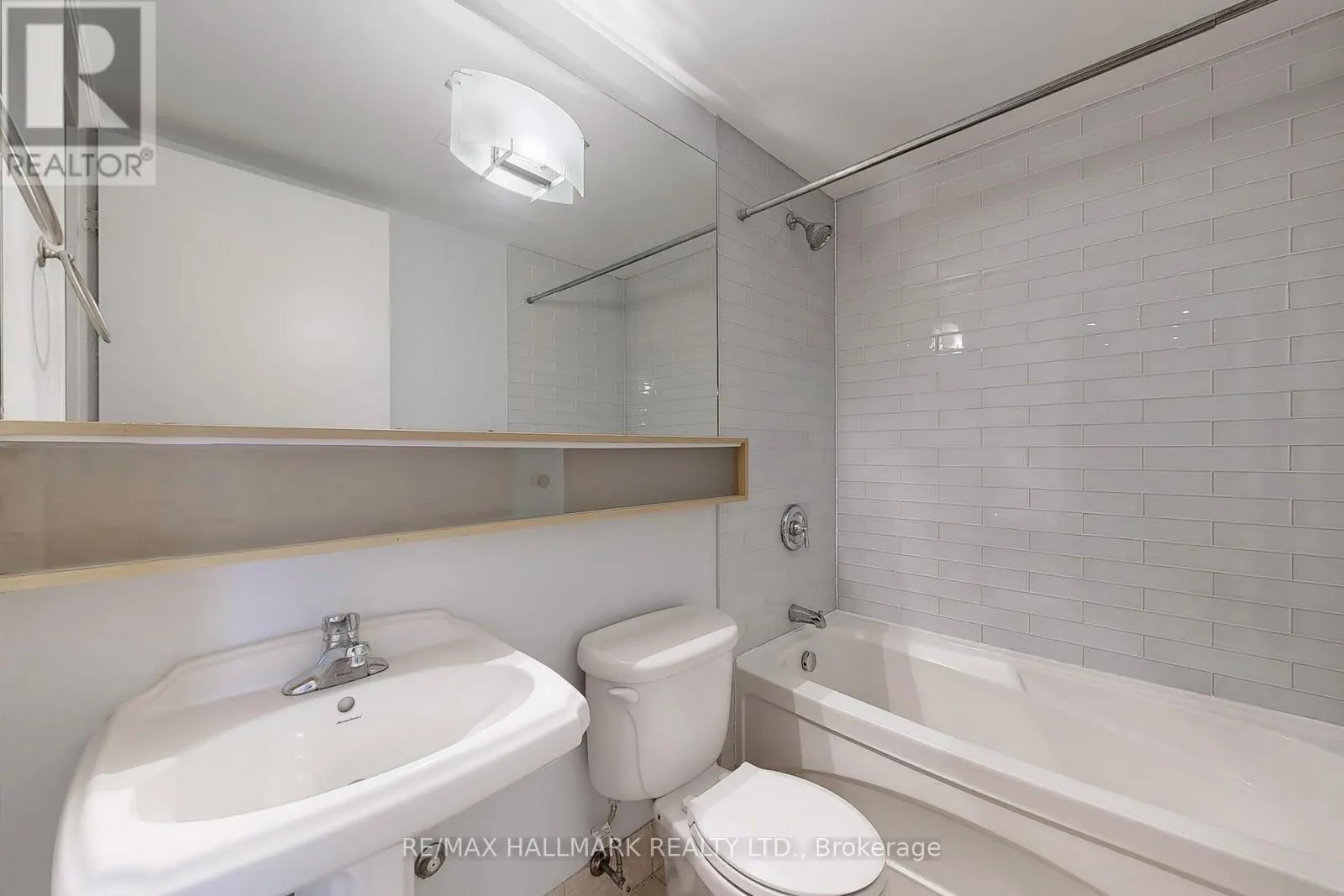 1403 - 85 BLOOR STREET E