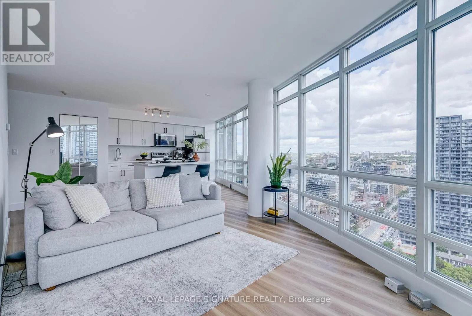 3909 - 397 FRONT STREET W