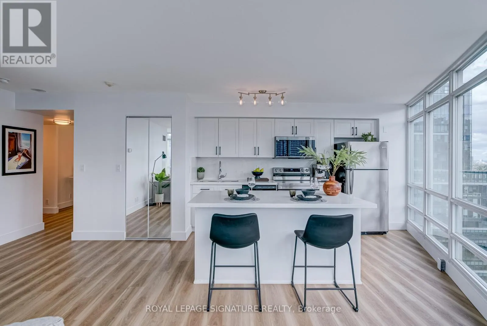 3909 - 397 FRONT STREET W