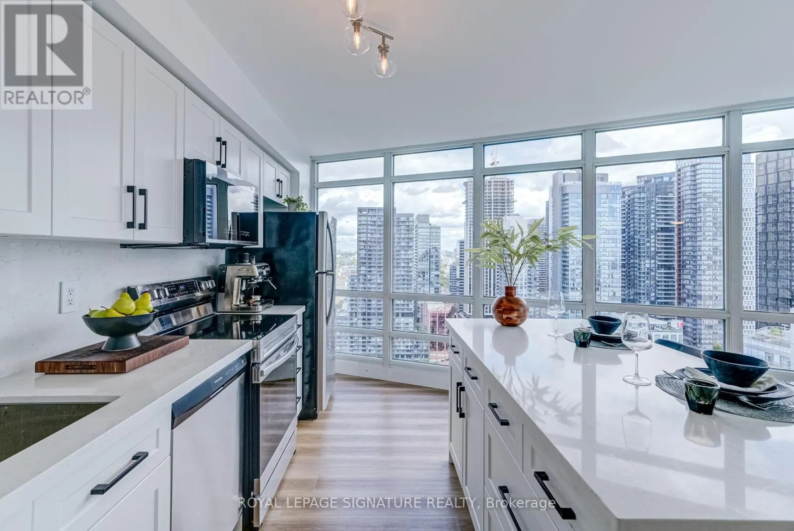 3909 - 397 FRONT STREET W