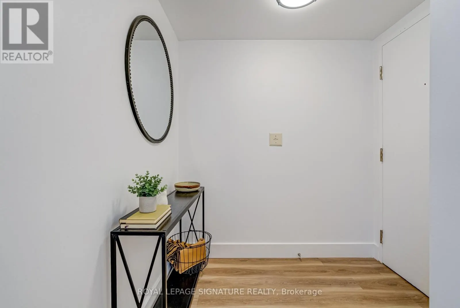 3909 - 397 FRONT STREET W