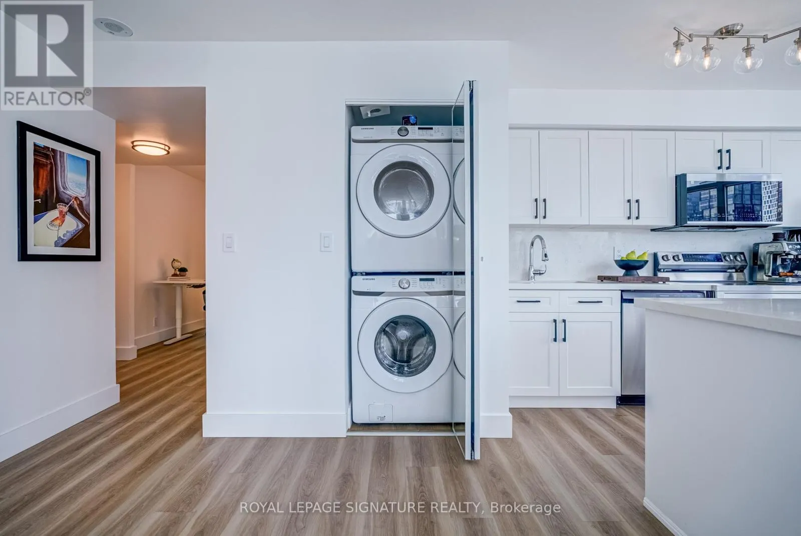 3909 - 397 FRONT STREET W