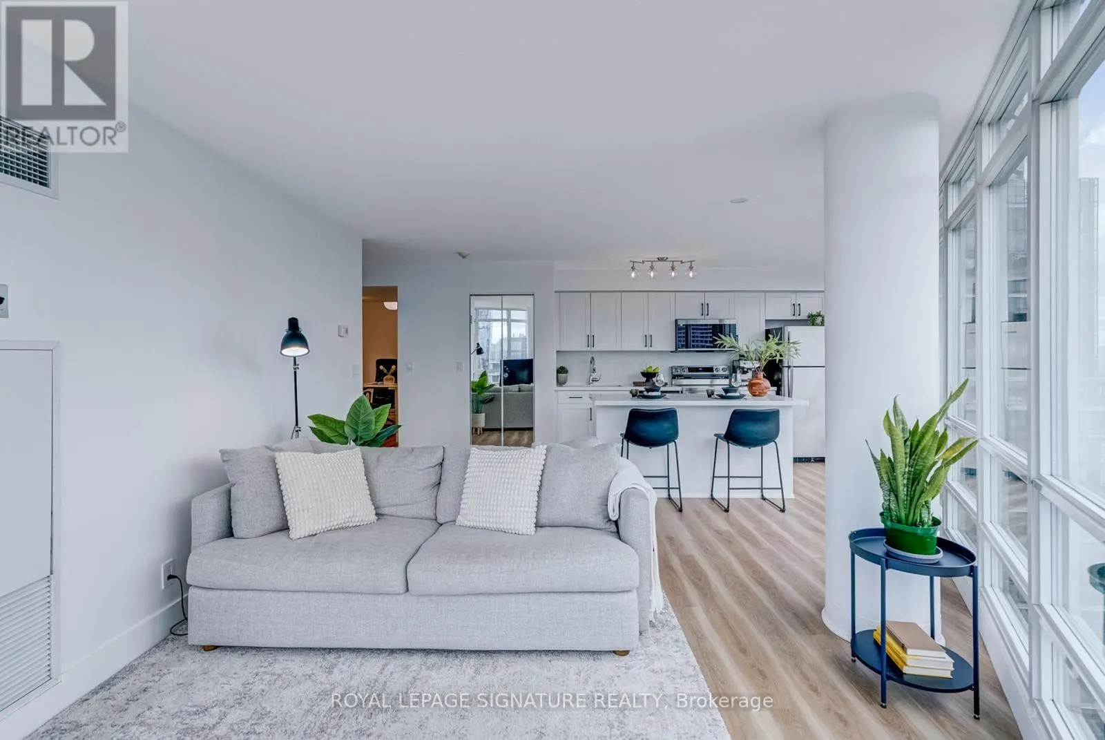 3909 - 397 FRONT STREET W