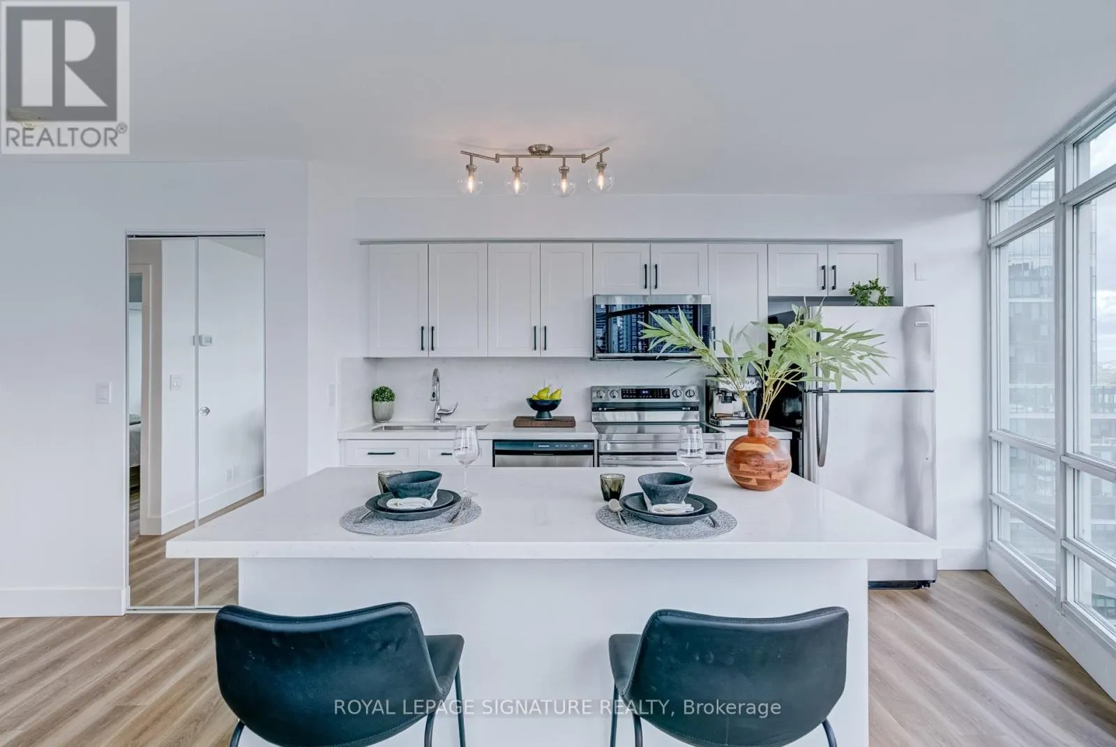3909 - 397 FRONT STREET W
