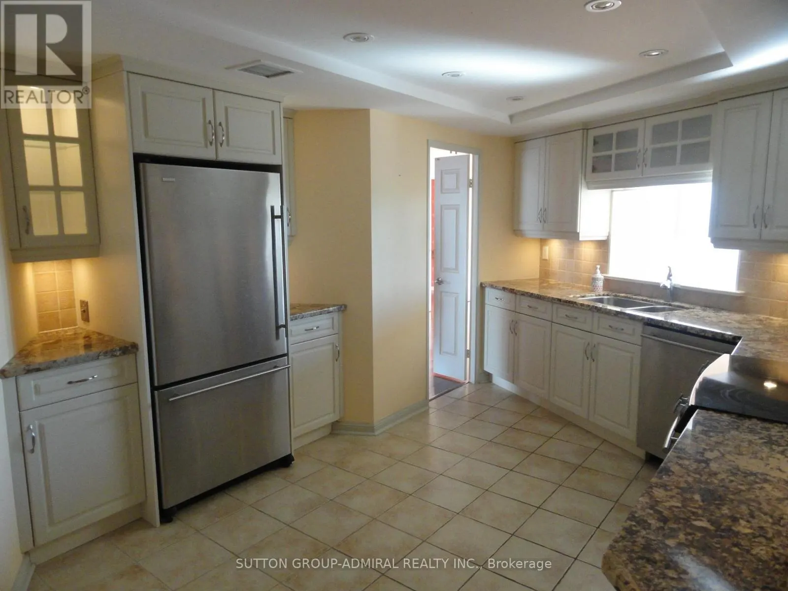 801 - 85 SKYMARK DRIVE