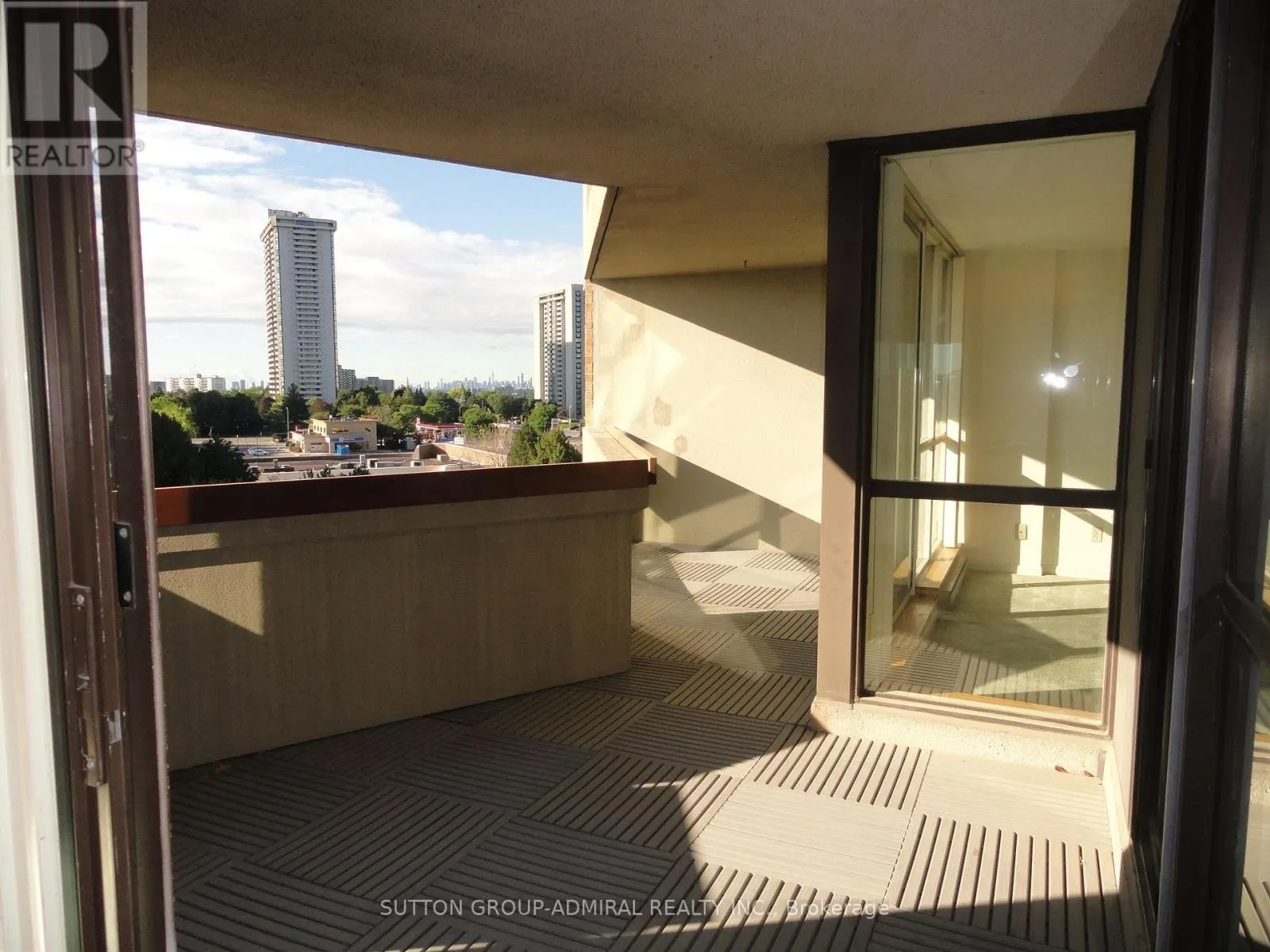 801 - 85 SKYMARK DRIVE
