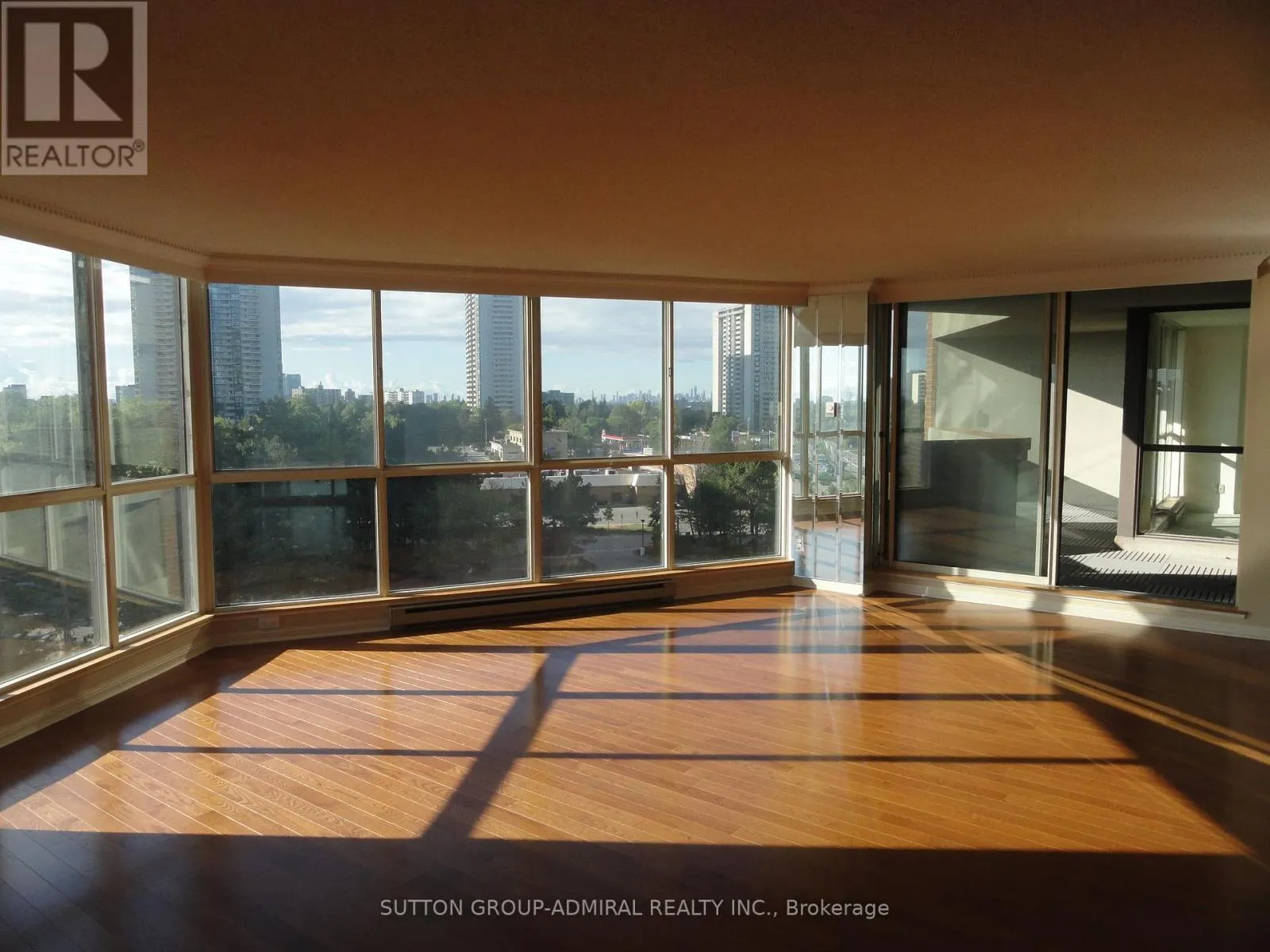 801 - 85 SKYMARK DRIVE