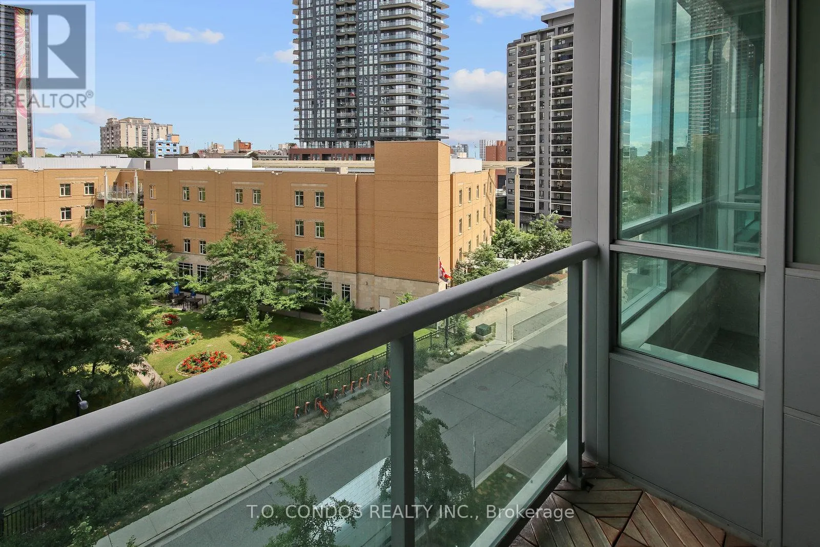 523 - 120 HOMEWOOD AVENUE