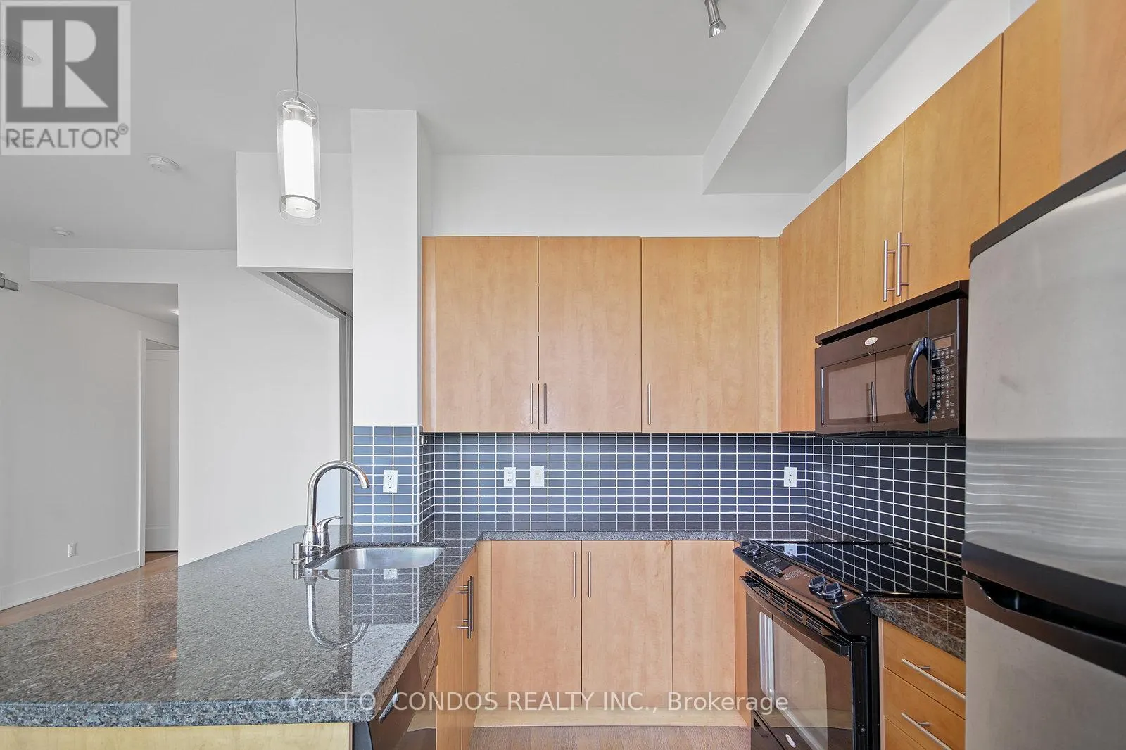 523 - 120 HOMEWOOD AVENUE