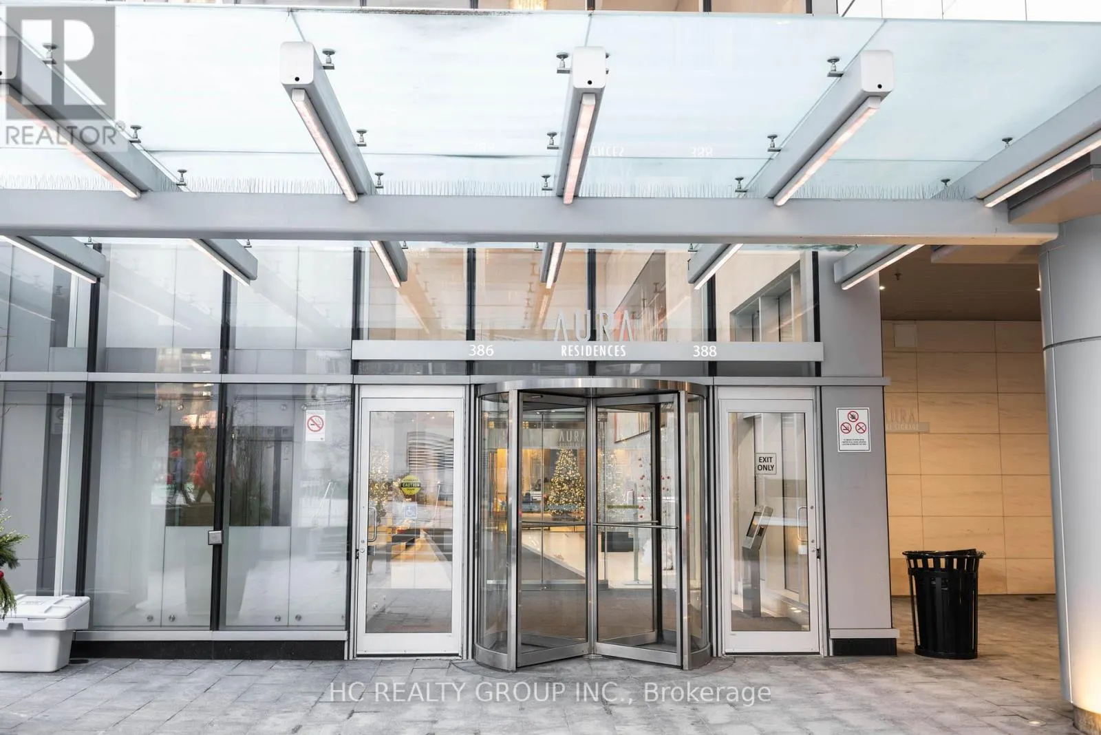 819 - 386 YONGE STREET