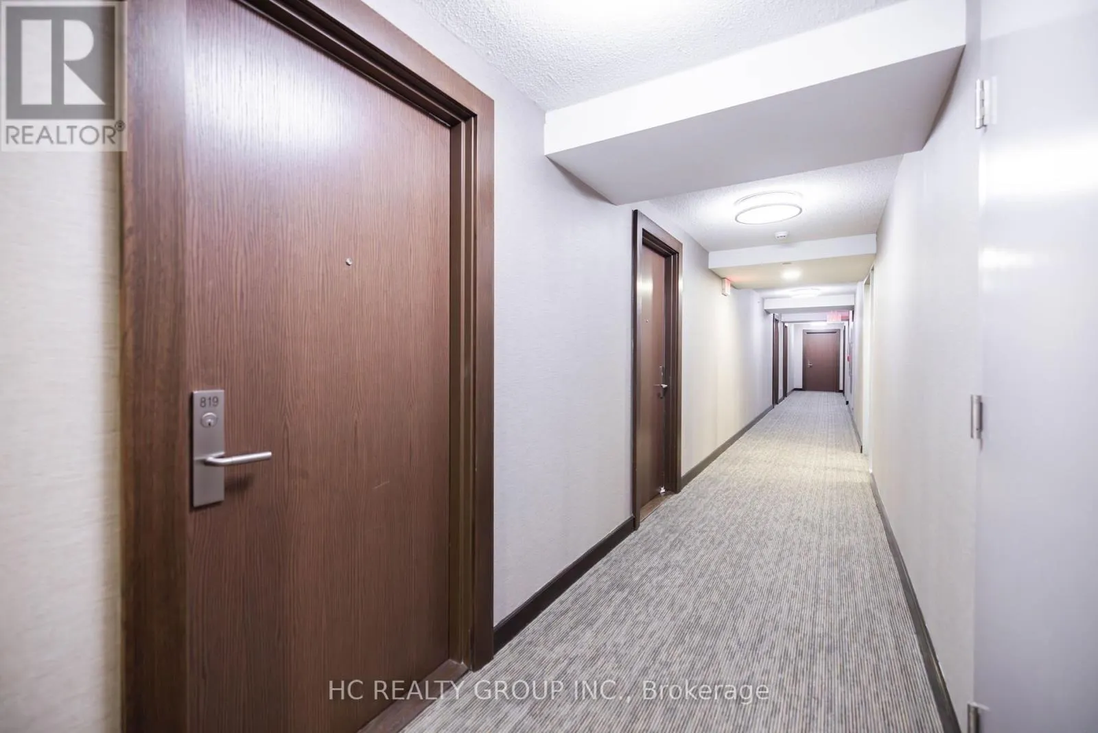 819 - 386 YONGE STREET