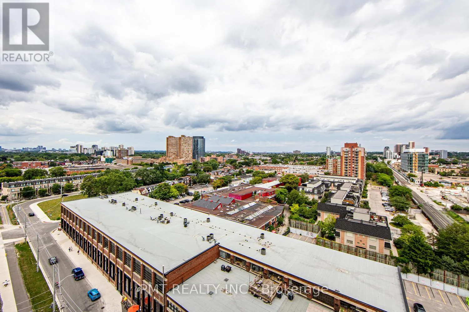 1216 - 181 STERLING ROAD