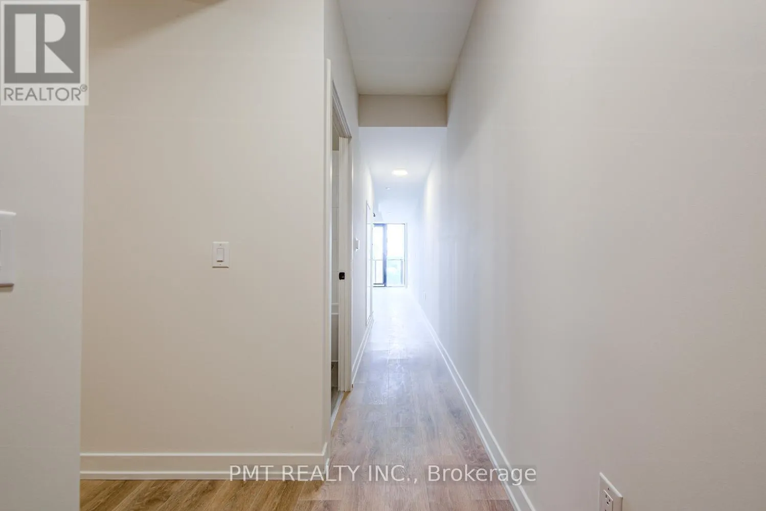 1216 - 181 STERLING ROAD