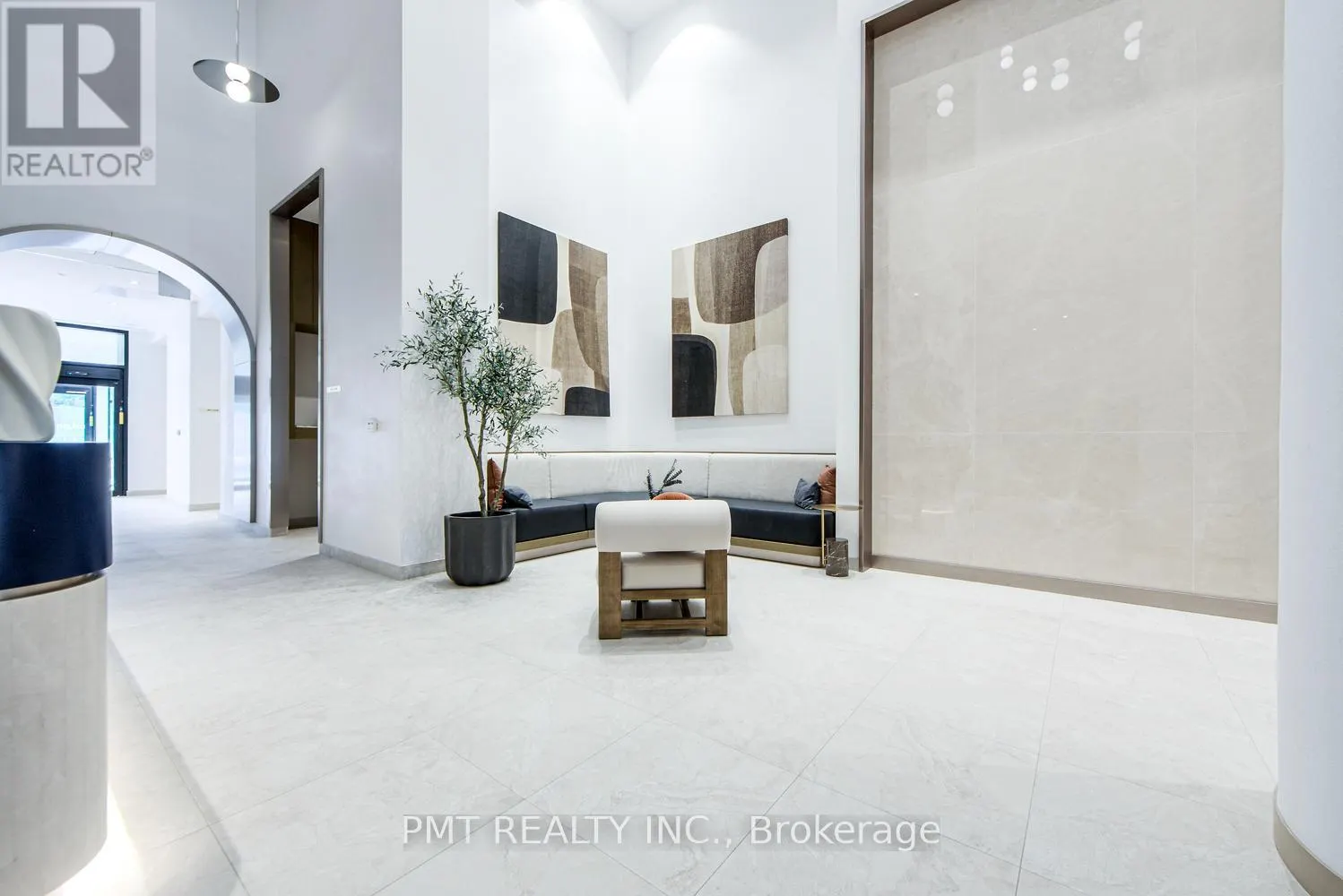 1216 - 181 STERLING ROAD