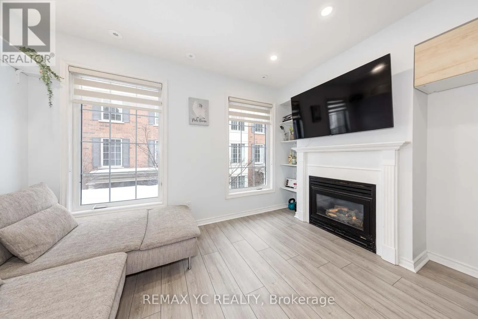 526 - 3 EVERSON DRIVE