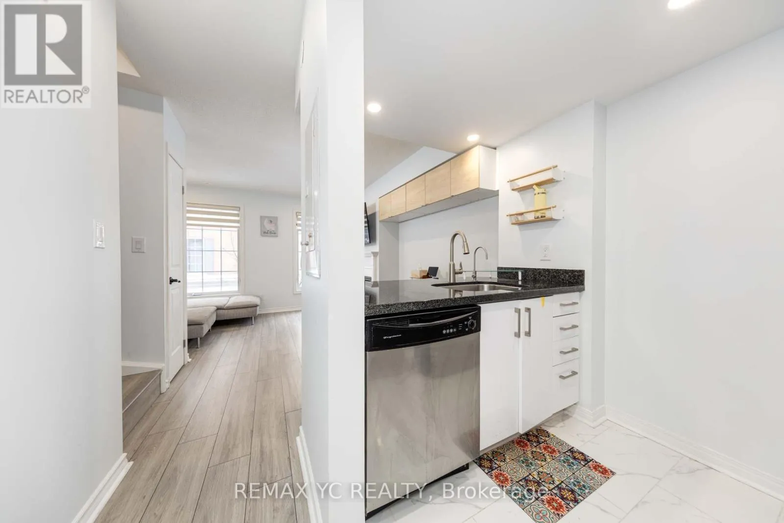 526 - 3 EVERSON DRIVE