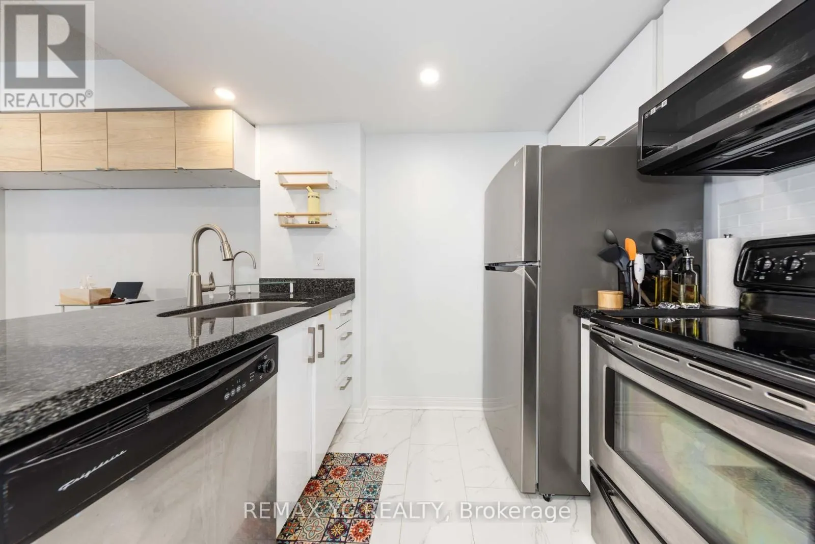 526 - 3 EVERSON DRIVE