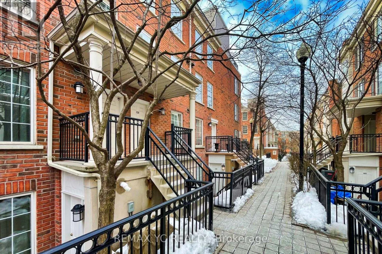 526 - 3 EVERSON DRIVE