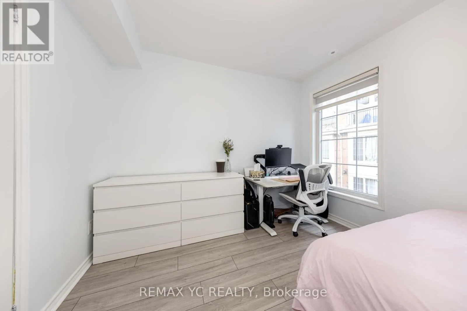 526 - 3 EVERSON DRIVE